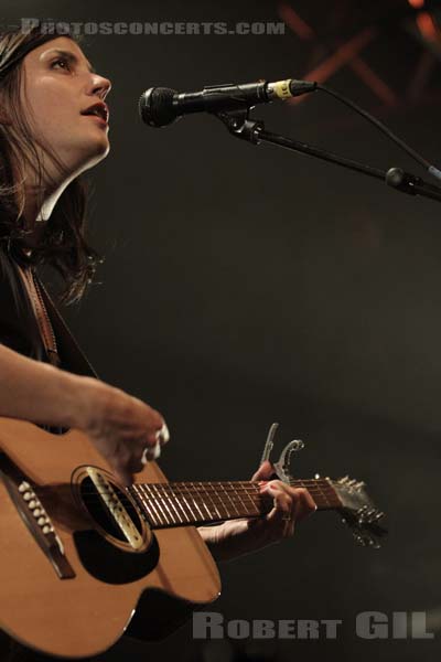 SHARON VAN ETTEN - 2012-10-01 - PARIS - Cafe de la Danse - 